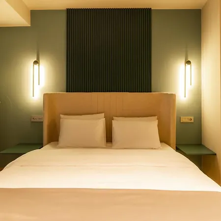 מלון דירות Aria *